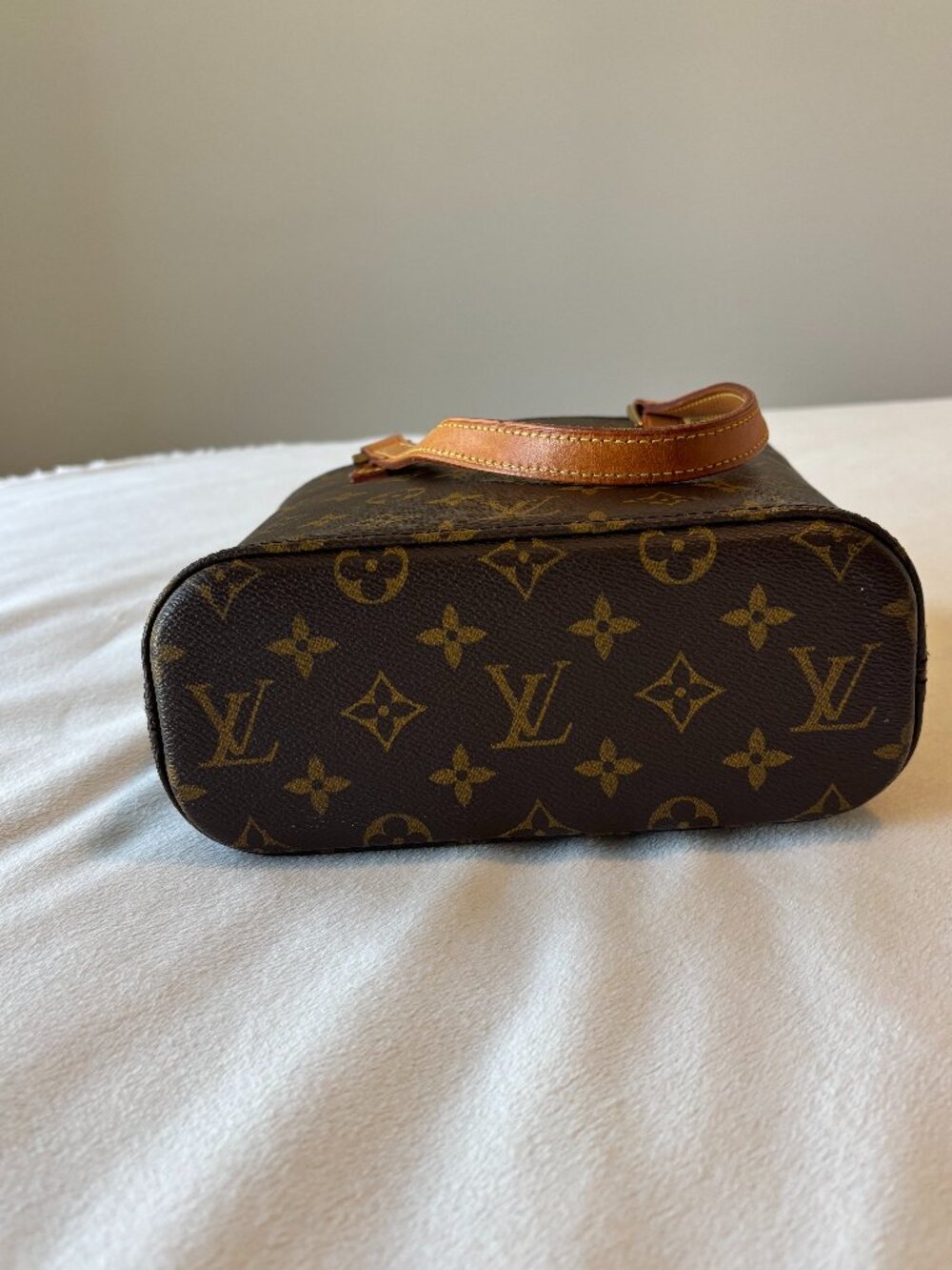 Louis Vuitton Small Tote Handbag - Picture 3 of 7